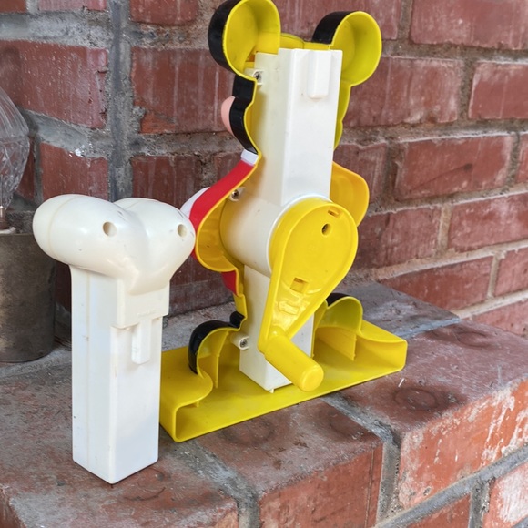 Vintage Mickey Mouse snow cone shaved ice maker - Picture 6 of 9